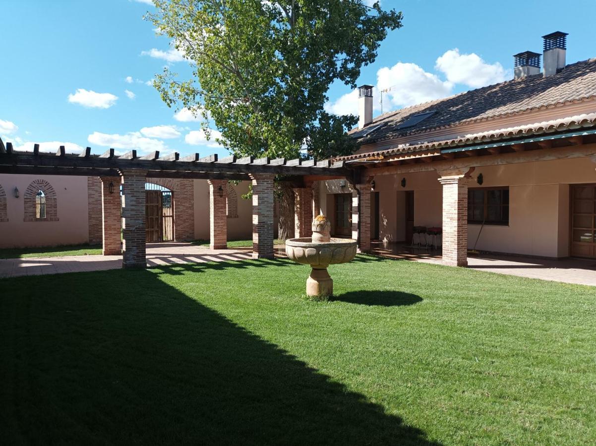 Casas Olmo Y Fresno Jardin Y Piscina A 17 Kilometros De