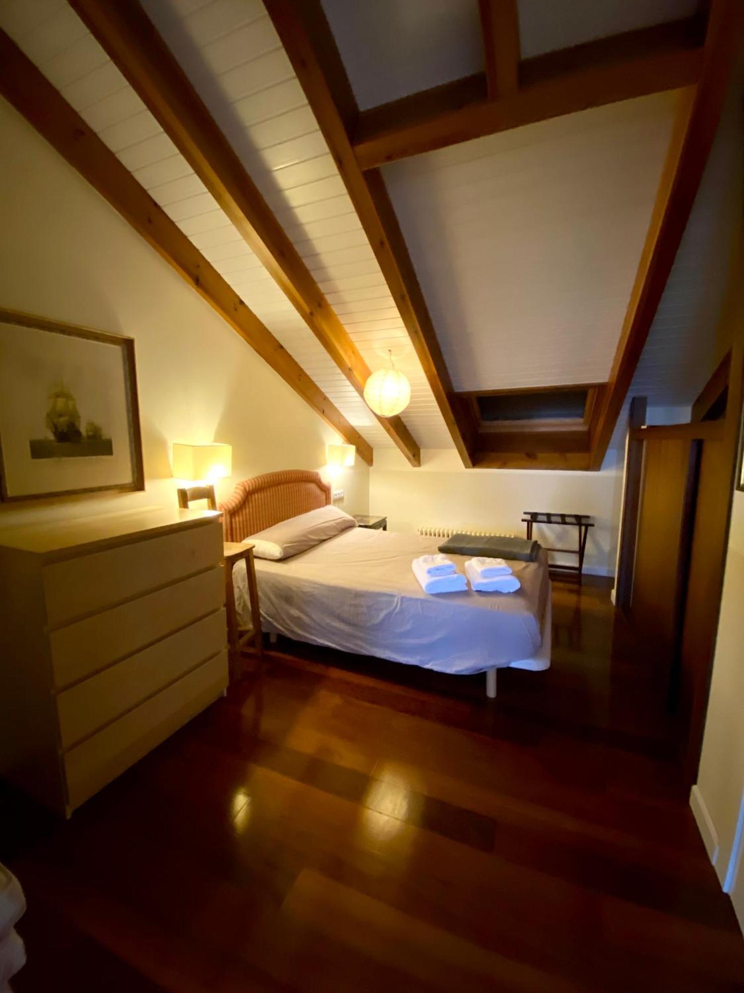 Casas Olmo Y Fresno Jardin Y Piscina A 17 Kilometros De Vakantiehuis