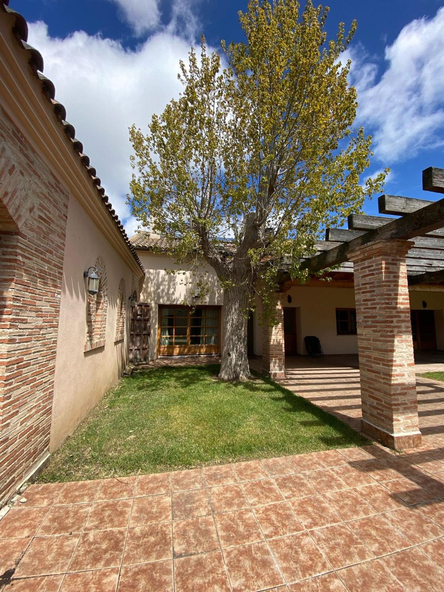 Casas Olmo Y Fresno Jardin Y Piscina A 17 Kilometros De Ferienhaus