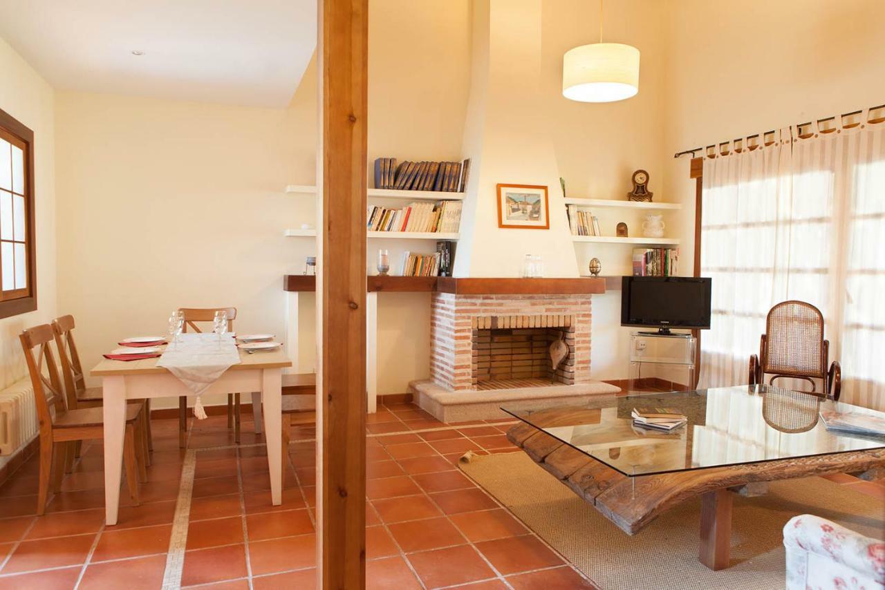 Ferienhaus Casas Olmo Y Fresno Jardin Y Piscina A 17 Kilometros De *