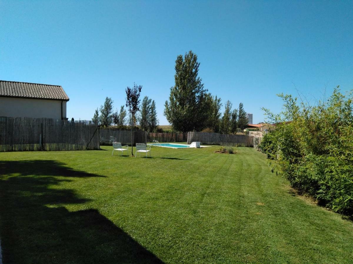 Vakantiehuis Casas Olmo Y Fresno Jardin Y Piscina A 17 Kilometros De