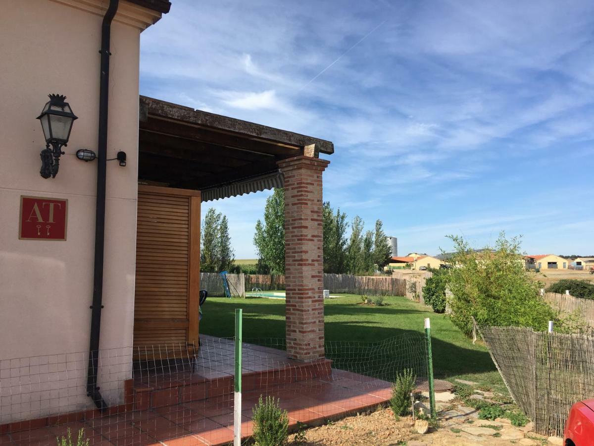 Casas Olmo Y Fresno Jardin Y Piscina A 17 Kilometros De